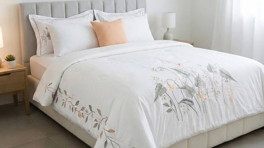 Still Using the Same Comforter? Here’s Why It Might Be Affecting Your Sleep and Hygiene